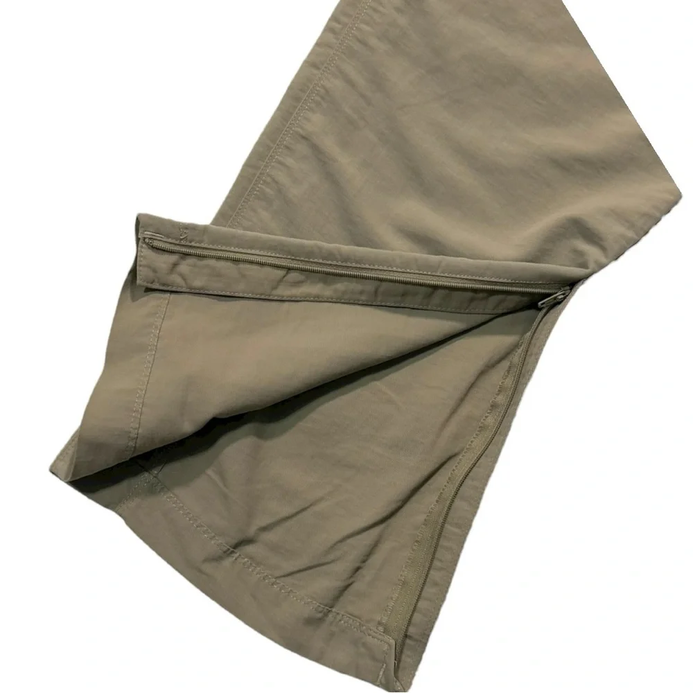The North Face convertible cargo‎ hiking pants in a beige or tan color Men’s - M